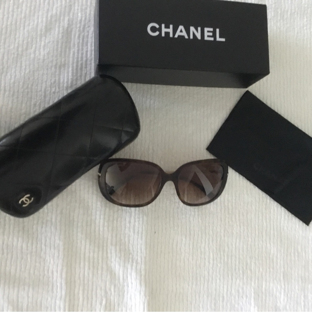 CHANEL Brown Gradient Oversized Women's Sunglasses with rhinestones